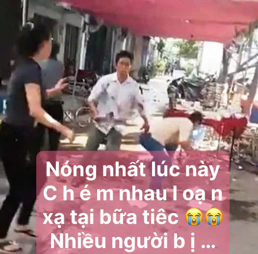 nóng nhất lúc này Ch é m n h a u lo ạ n x ạ tại bữa tiệc